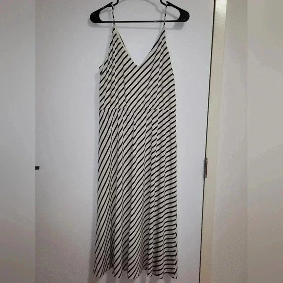 BLACK/OFF WHITE STRIPE DRESS - Picture 1 of 3